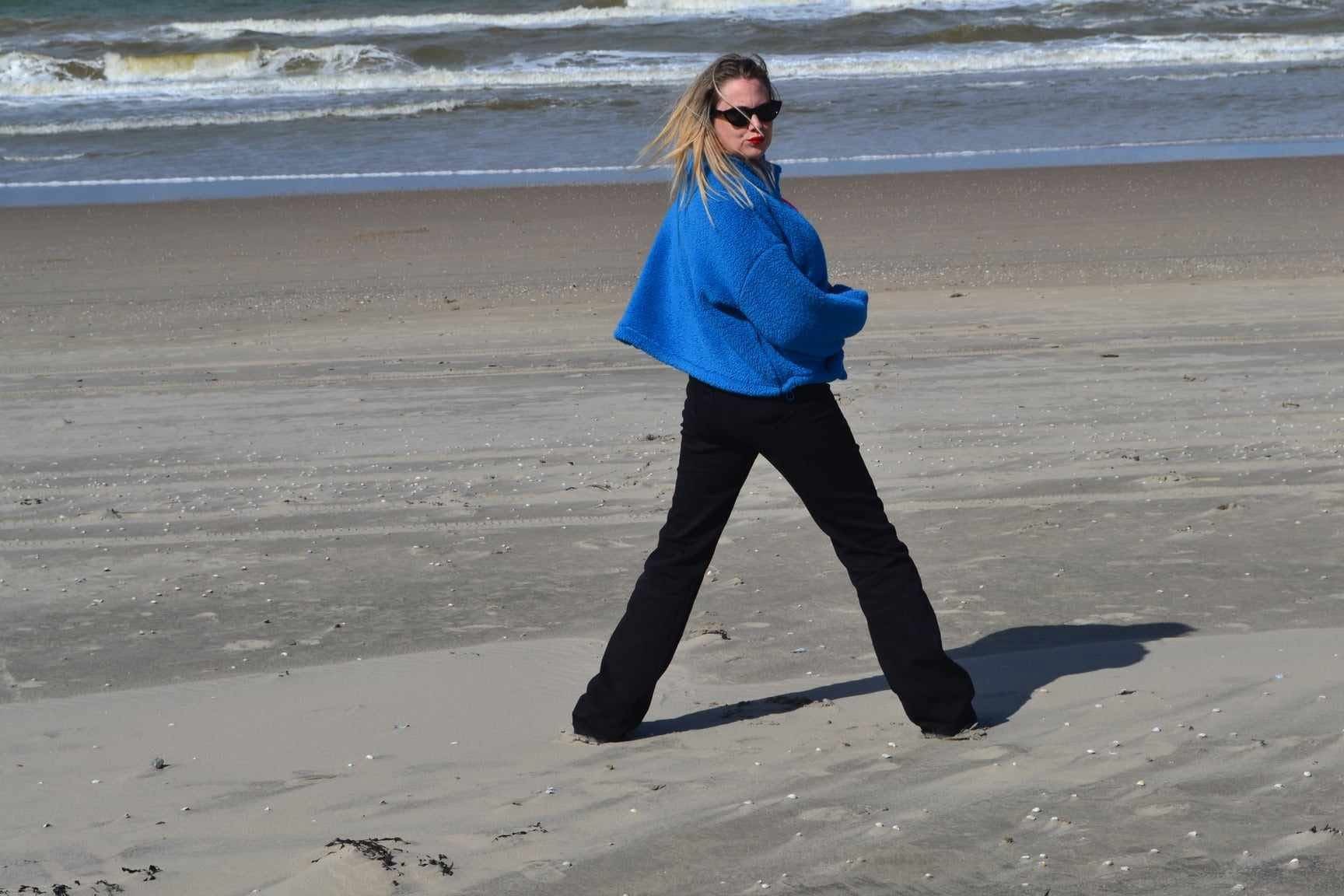 Beach shoot: styling Pink Bikini with Blue and Some Nikes, Yikes!
