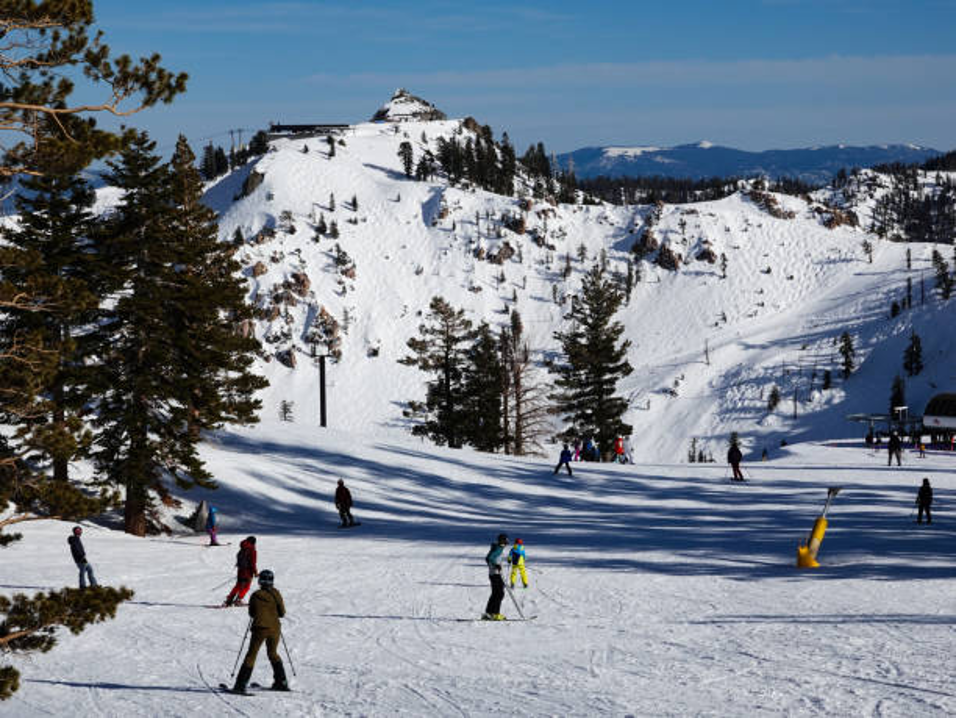 Best Ways to Enjoy a Snowshoeing Adventure at Palisades Tahoe